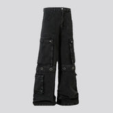 Baggy fit and cargo pockets jean pants for men