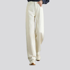 Fashionable mid-rise jeans for women