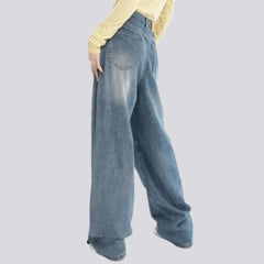 Medium-wash jeans for ladies