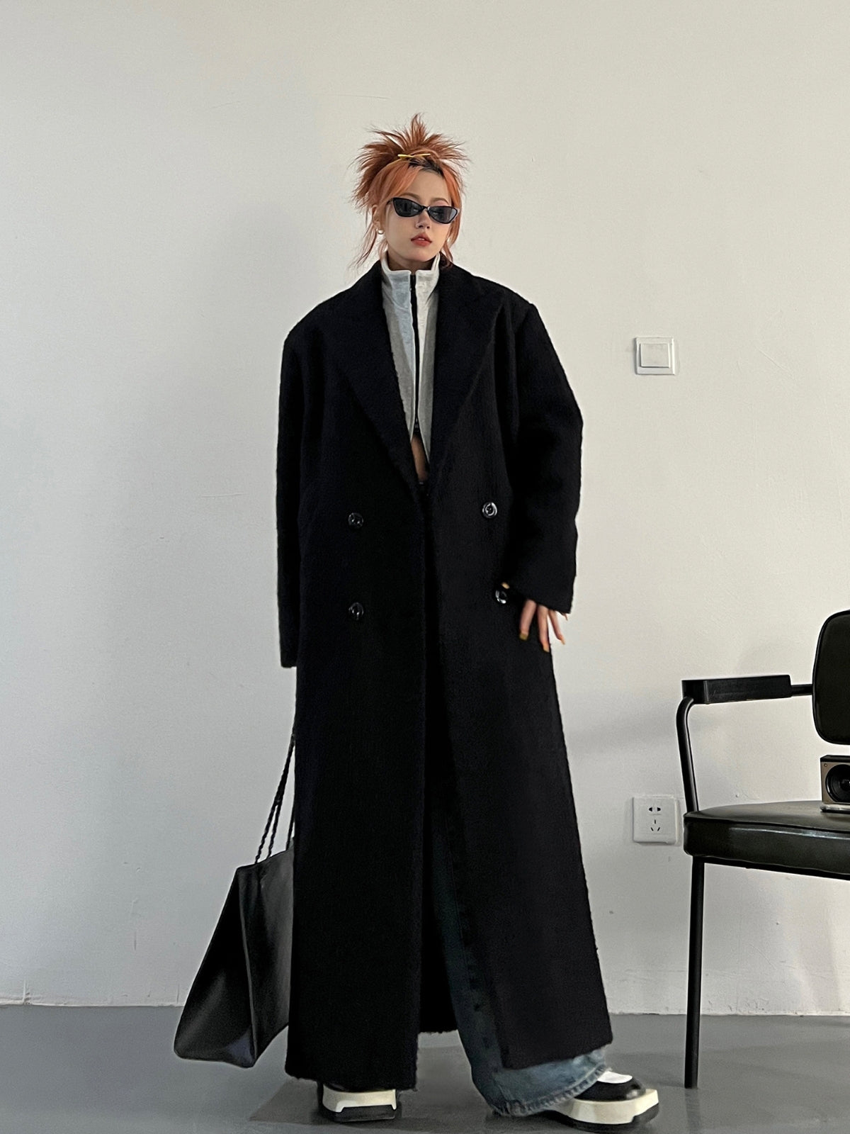 Hepburn Black Loose Woolen Furry Coat