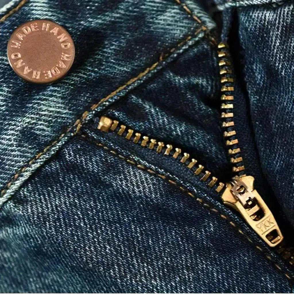 Moderate-dye mid waisted jeans for men