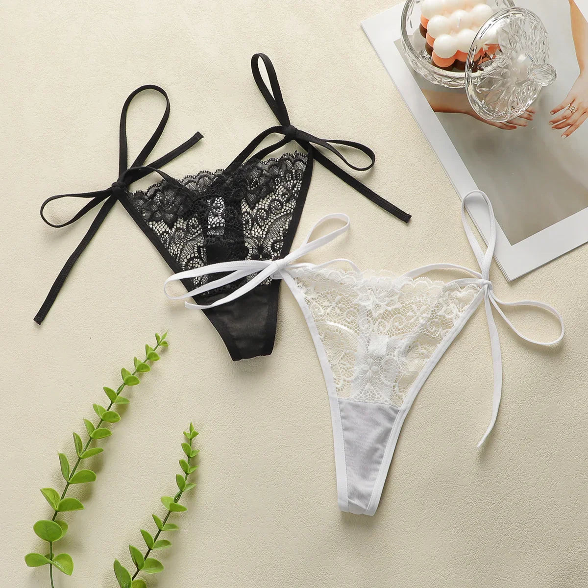 2-pack black and white combination super sexy Thong