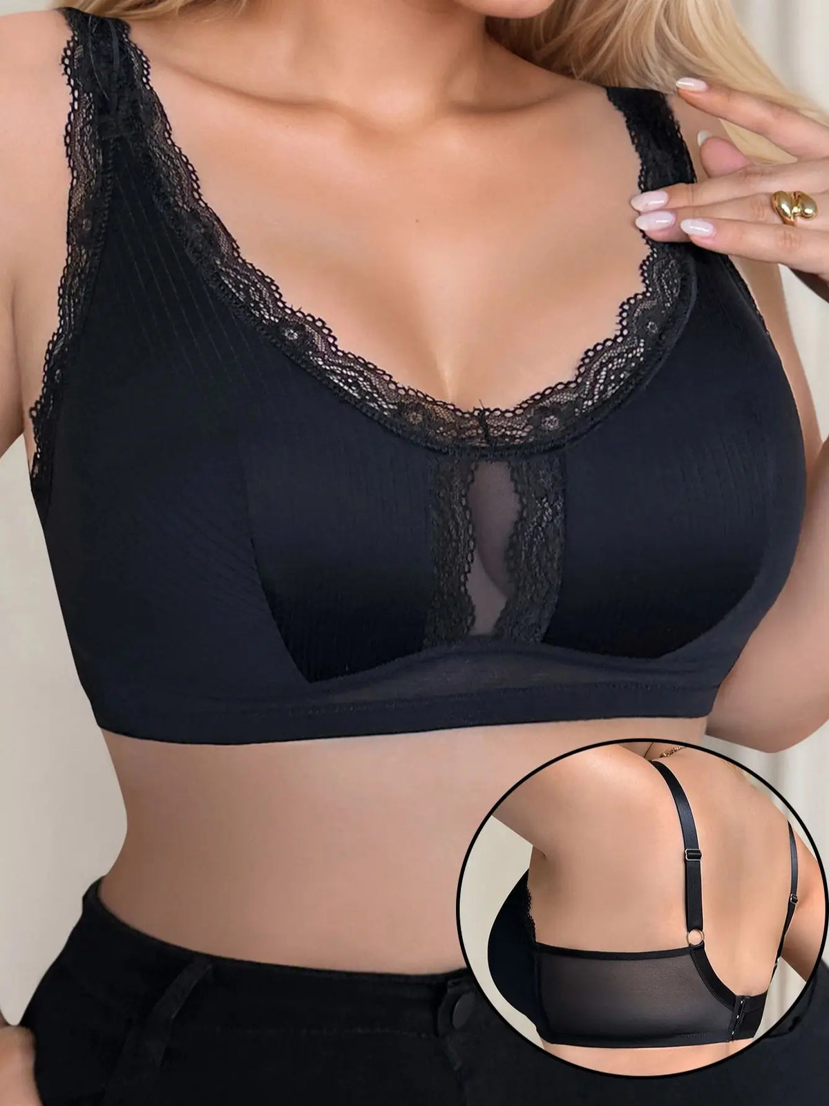 Black rimless plus size bra