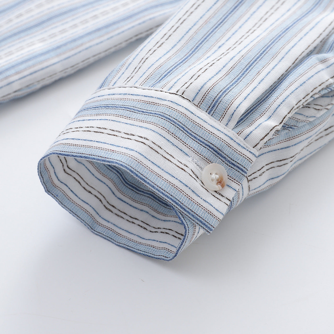 A Loose Casual Shirt With Gog Embroidery