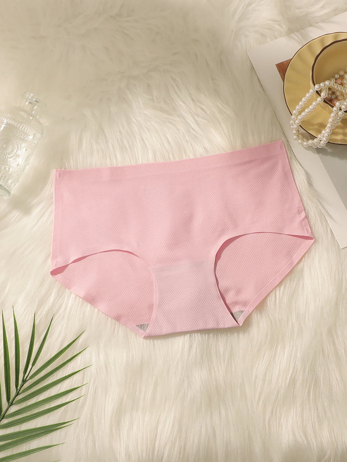 Women's Ice Silk Mesh Breathable Seamless Underwear