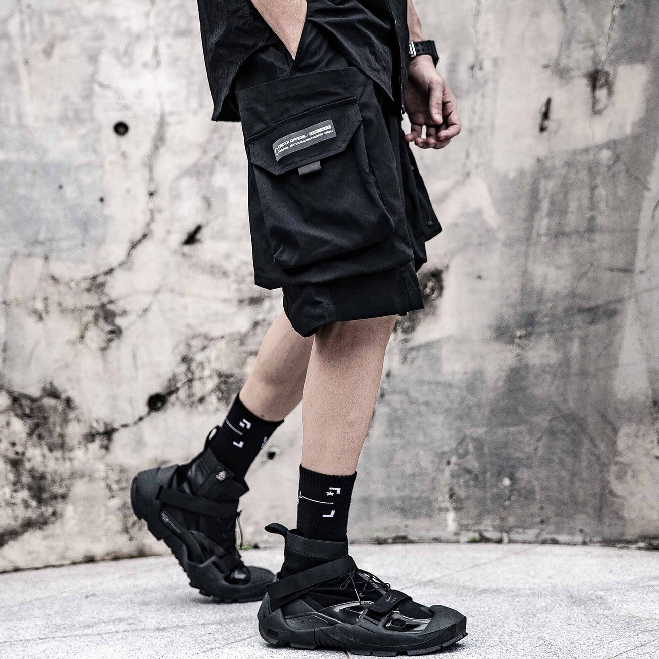 Dark Functional Big Pockets Nylon Shorts
