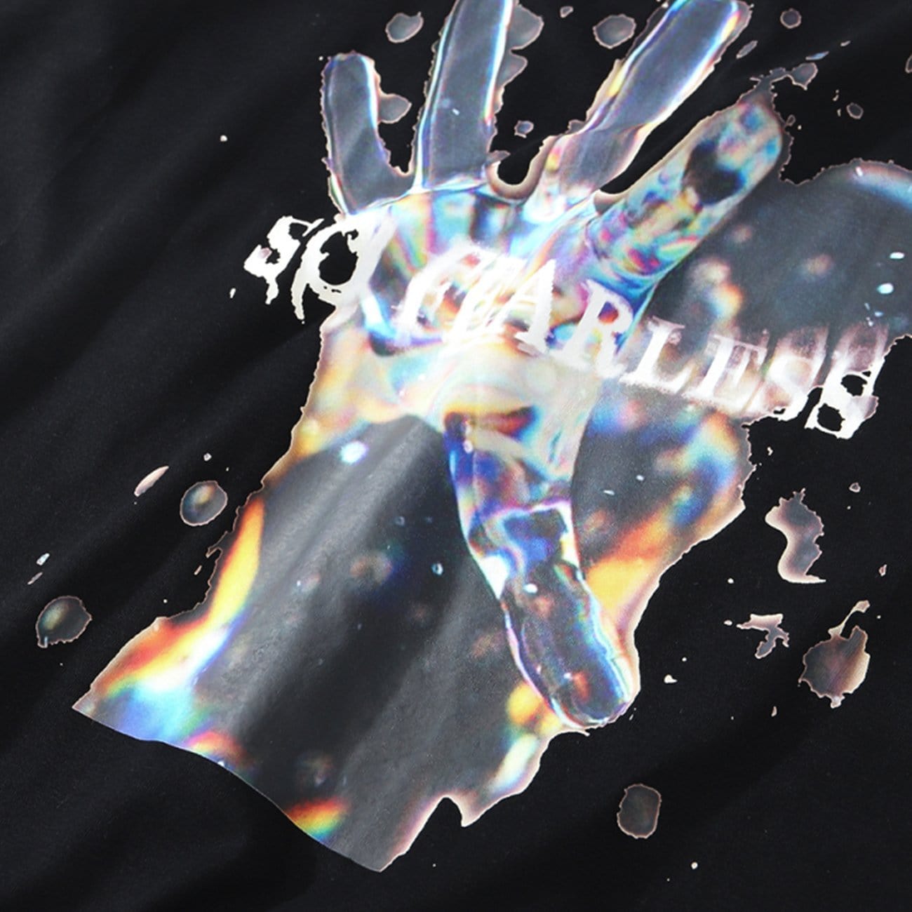 Hole Glass Man Print Chain Cotton Tee