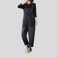Stonewashed women's denim bib